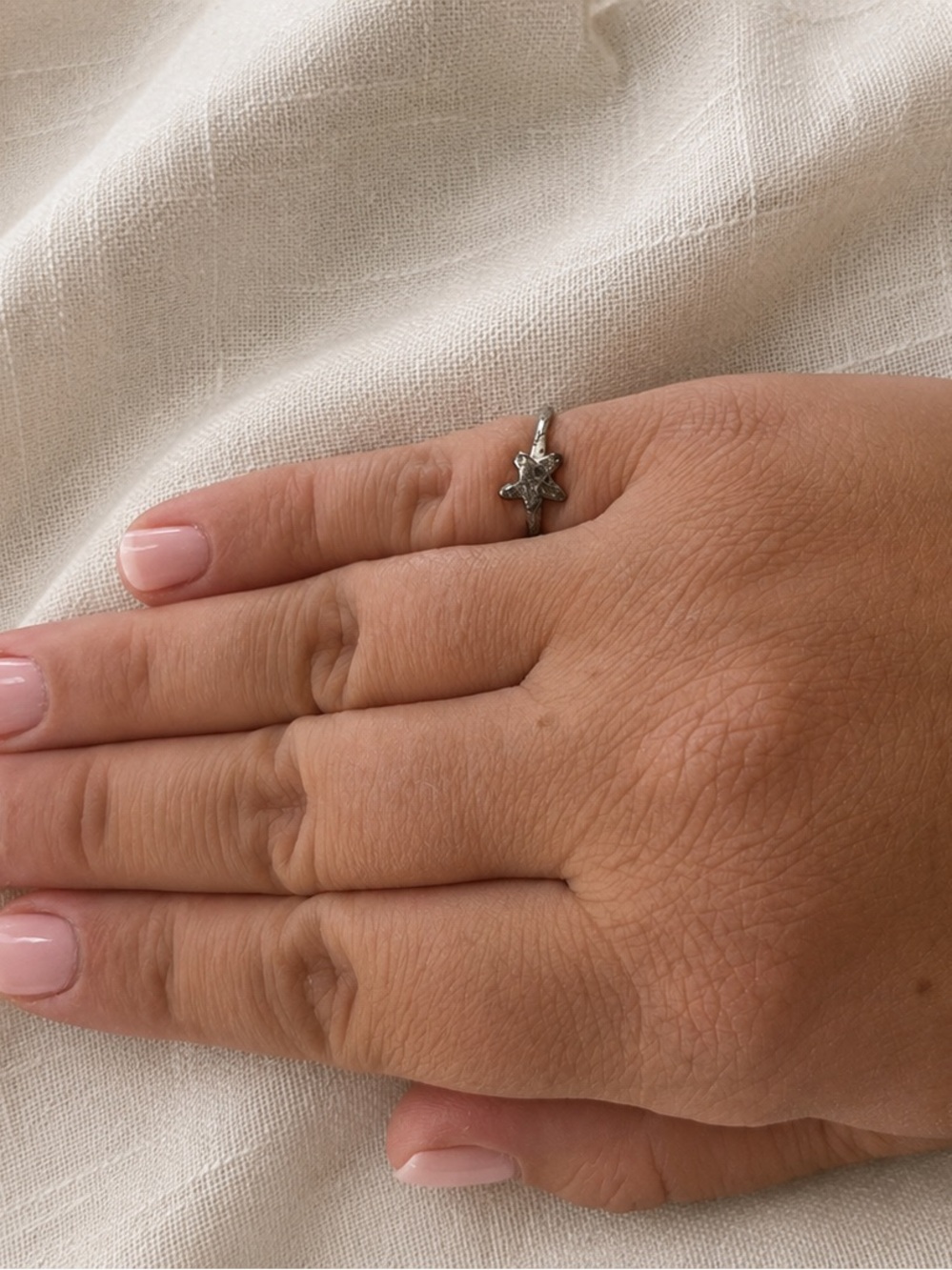 Vintage Silver Tone Starfish Ring Size 8.5 | Coastal Beachcore Minimalist - Picture 3 of 4